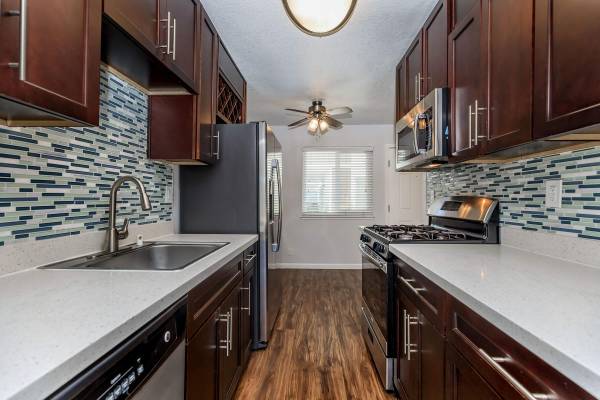$2,210 / 1br - 650ft2 - Microwave, Short-term Leasing Available, Mini Blinds (danville / san ramon)63940543072258122