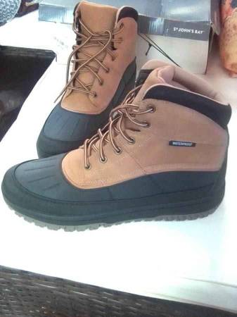 BRAND NEW MEN'S BOOTS - SIZE 12 1