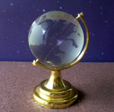 Mini Crystal World Globe Paperweight/Desk Sculpture 1