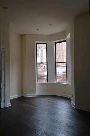 $1,795 / 1br - First Floor 1BR/1BA with Bay Windows at 115 S. 21st Street! Laundry! (Rittenhouse Square)63666762367875122