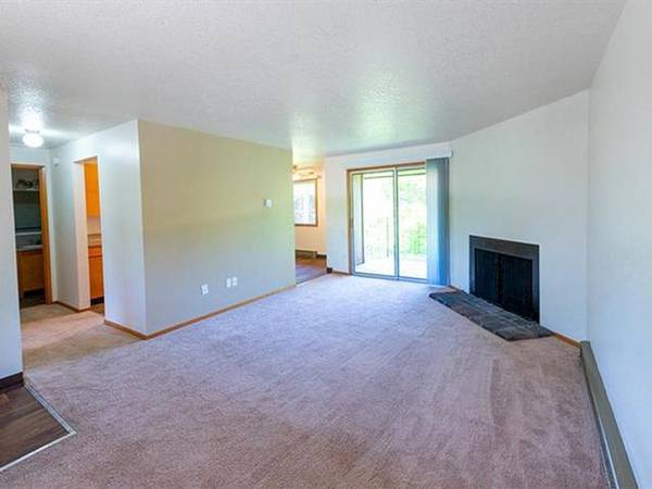 $1,311 / 1br - 686ft2 - Covered Parking, Red Tail Golf Course, Laundry Rooms, Refrigerator63777362843265122