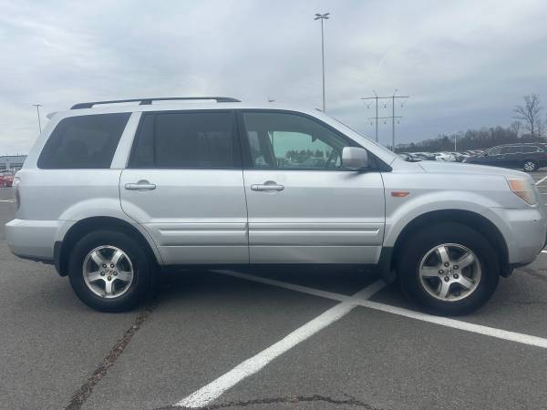 2008 Honda Pilot 4x4 3 rows - $4,800 (Halethorpe)63470598812931121