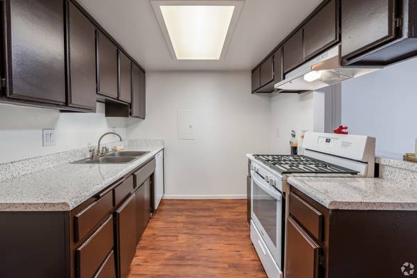 $1,725 / 2br - 964ft2 - Shadow Springs Apartment Homes (Palmdale)63774461109507120