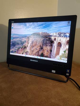 AIO Lenovo Desktop Computer 1