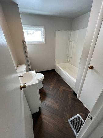 $975.00 / 2br - 900ft2 - Cozy 2 Bed, 1 Bath Home in Cambridge | $975/mo63891212716546124