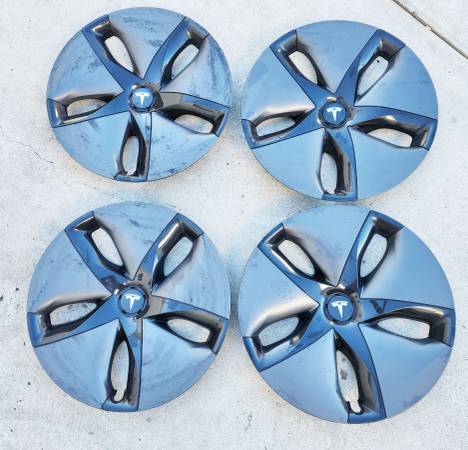 Tesla Model 3 18 Inch Wheel Covers 1