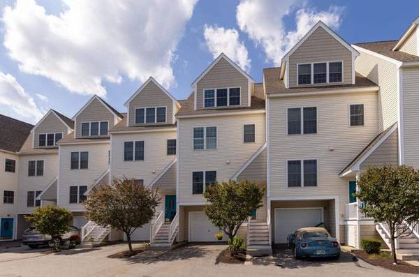 $2,674 / 2br - 1725ft2 - Beautiful Condo For Rent Located In Hampton (Hampton)63932060056579120
