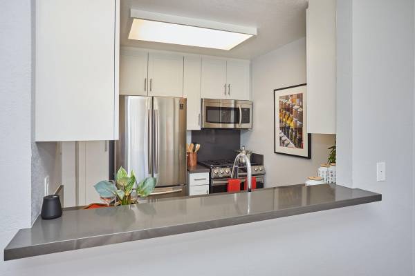 $3,849 / 3br - 1300ft2 - Accent Walls, Energy Saving Hydronic Heating, 3 BD (Santa Clarita)63812226039169121