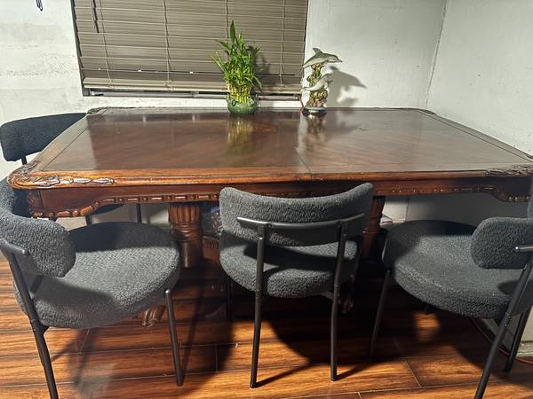 Wood table... Mesa De Madera solida 1