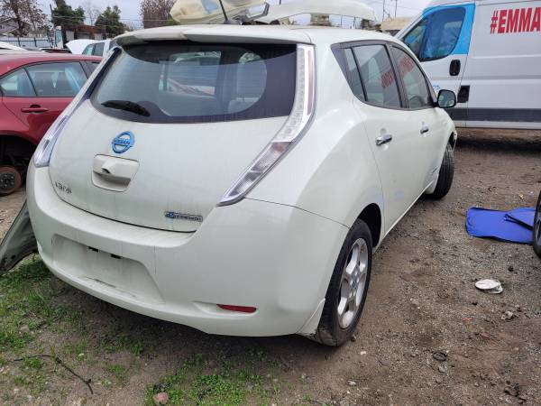 2012 Nissan Leaf (Parting Out) 1