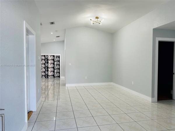 $3,200 / 3br - House for rent 3/2 (Miami)64001846296451121