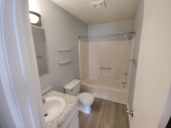 $1125.00 / 2br - 948ft2 - Charming 2 Bed Townhouse in Lynchburg, VA | Available now| $1125/mo63851969181827120