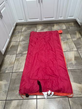 Sleeping Bag (Zipper messed up) 1