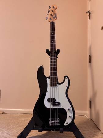 Gamma Precision-Style Bass 1