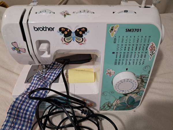 Brother SM3701 Sewing Machine 1