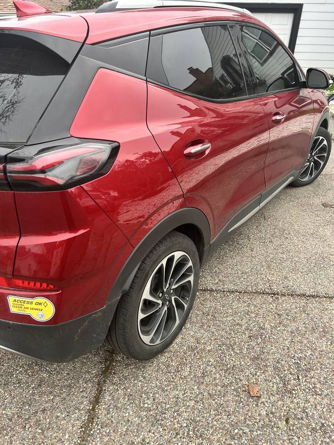 2022 Chevy Bolt (Electric) EUV Premier - $16,900