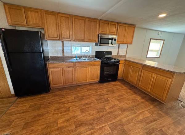 $855 / 1br - Davis Dr, Spacious and bright 1-bed, 1-bath apartment!! (Abilene, TX)63810575662083121