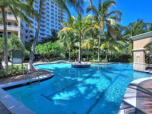 $2,300 / 1br - 850ft2 - 1B/1B_(PH)______T U R N B E R R Y_O N_T H E _G R E E N__C O N D O ____ (Miami)64049281500162122