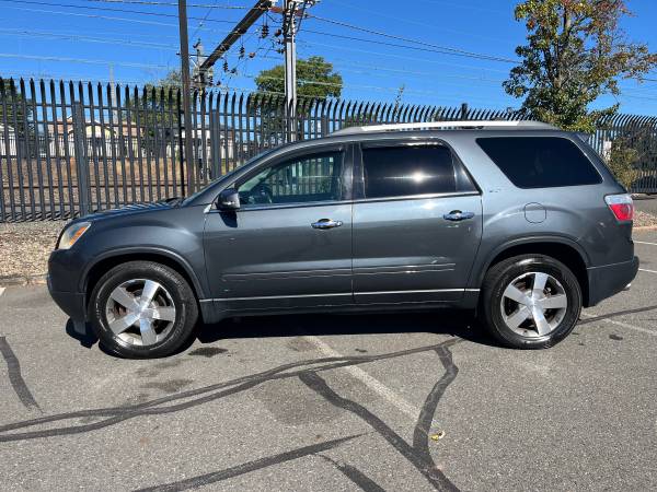 2011 GMC ACADIA THIRD ROW AWD FULLY LOADED EXCELLENT CONDITION 1