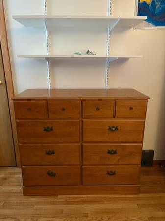 Dresser 1