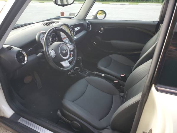 2010 Mini Cooper Clubman low 58k miles automatic 1 owner car - $6,750 (Willow springs)63618847527811123