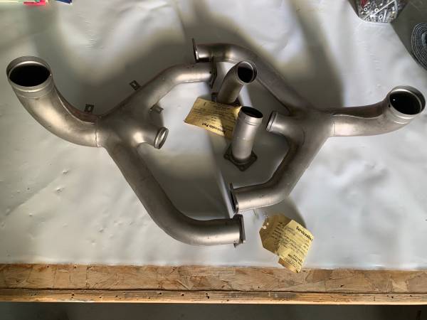 Cessna 182/185 Exhaust manifold 1