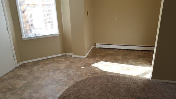 $685 / 1br - Charming 1-Bedroom Apartment in the Heart of Downtown Dubuque (Dubuque)63800864255107121