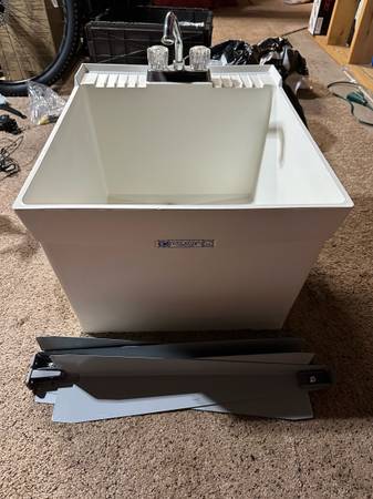 Grifo para lavabo de lavandería - $65 (Alpharetta)63441254650243120