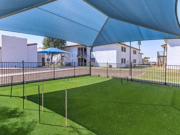 $1,049 / 1br - 605ft2 - Great Location, Ask About Our Specials, Quartz Countertops64047708642945122