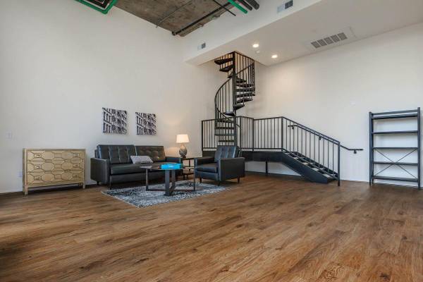 $2,419 / 1br - 684ft2 - Built-in Microwave, Dishwasher, 1 BD (1026 S Broadway, Los Angeles, CA)63998005283458122