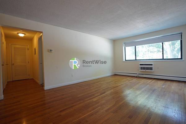 $2,450 / 1br - ¡Disponible ahora! Increíble de 1 habitación, calefacción/agua caliente incluidas, sin comisión! (Oeste de Cambridge)63875605630979122