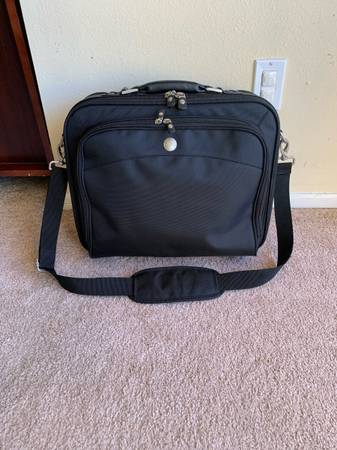 Like New - Dell Professional Laptop Briefcase 15-17" Heavy Duty Nylon Messenger  1