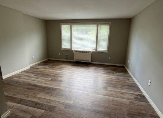 $2,225 / 2br - 660ft2 - DishwasherSelect Apartments, Off Street Parking, Large Closets (73 Cross St, Woodstock, VT)63784617157121123
