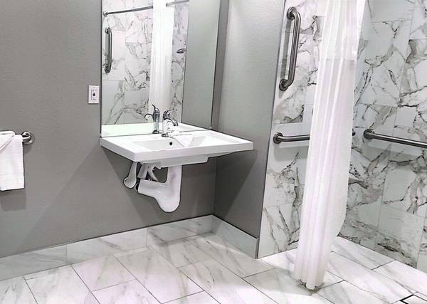 $450 / 1br - FURNISHED w 1 or 2 Bed Option! - Flat Week Long Rate - Utilities Inc. (Sacramento South & Elk Grove)64043495839619121