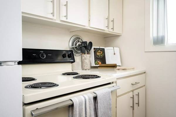 $1,449 / 2br - 670ft2 - ¡Tu perro o gato son bienvenidos! Increíble apartamento amigable con mascotas de 2 habs. / 1 baño! (Portland)63777227347073124