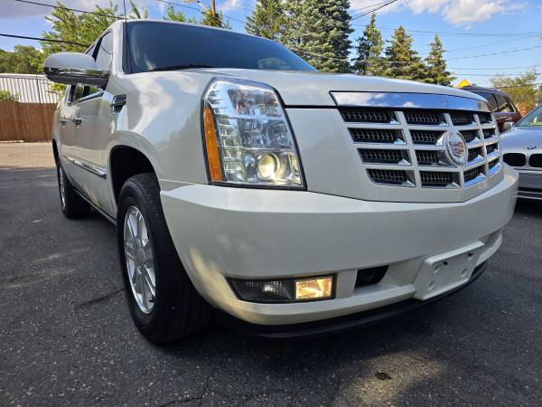 2010 Cadillac Escalade EXT Premium - $13,450 (Ashland)63441253691523122