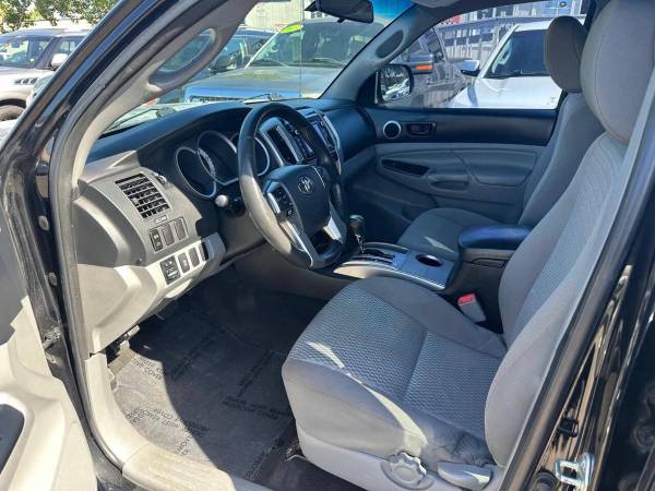 2015 Toyota Tacoma PreRunner 4x2 - Photo 11