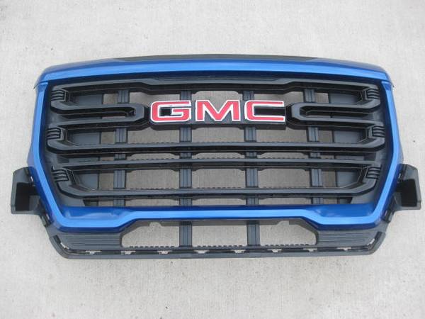 2021 GMC Canyon Elevation Grille 1