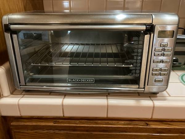 Black and Decker Toaster Oven 1