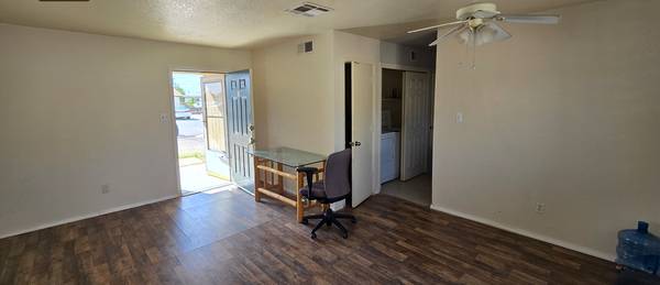 $180,000 / 3br - 1002ft2 - 3bedroom 2bathroom House Available! (Anthony)63867374763395122