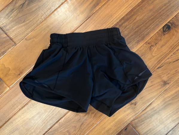 Lululemon Women's Hotty Hot Shorts - Size 0 1