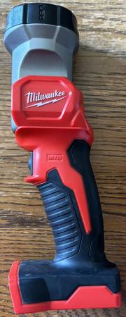 milwaukee 100 lumen flashlight 2105P Penlight With Protective Rubber Bite Zone, Waterproof, Dustproof 3hr Run Time, High Beam,43m Distance, Value 2-Pack and sealed to withstand the toughest job site conditions Milwaukee 2735-20 M18 100 Lumens
