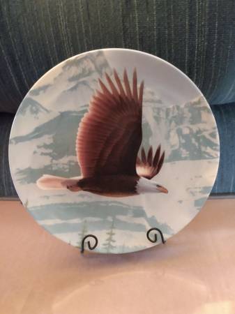 8 1/2" Collectable Plate 1