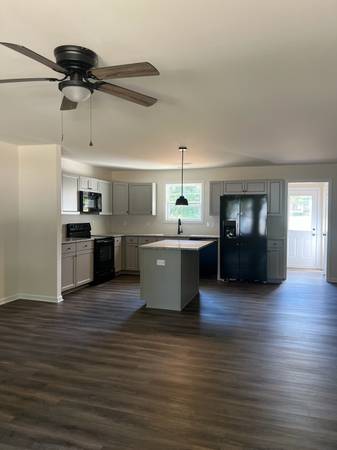 $1495.00 / 2br - 2 Bed | 2 Bath | 1215 Collins Dr, Burlington, NC64027277713921124