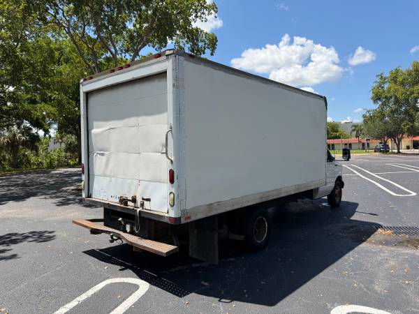 2002 Ford Econoline E350 Super - Photo 4