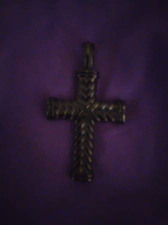 Black cross chain pendant 1