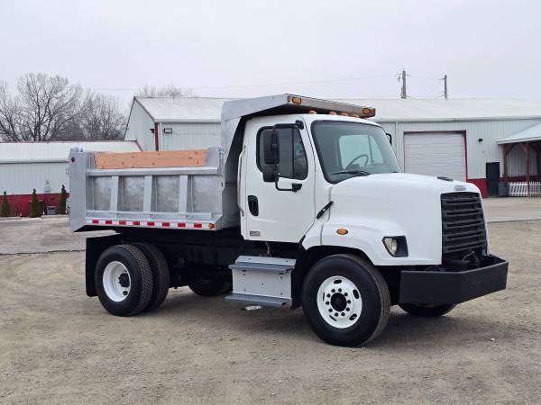 2014 Freightliner 108SD Cummins Dump Truck 8LL Manual  64k AC Low Mile 1