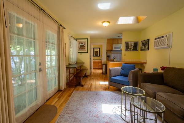 $2,150 / 1br - 550ft2 - Furnished Garden Cottage walk to town, washer, dryer, porch (russian river)63880130391683124