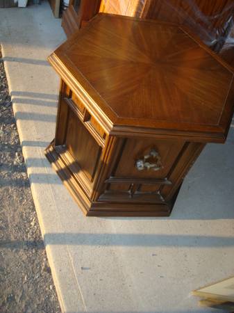 octagon stand, 1