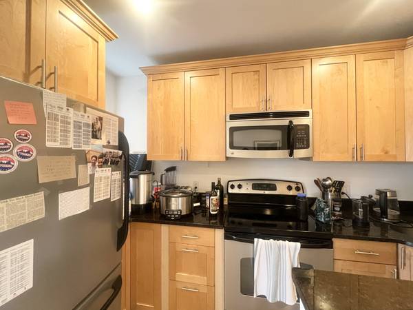 $3,600 / 2br - Central Square 2 Bed/1 Bath | Magazine St (Central Square)64294653227778121